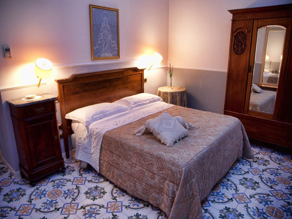 Experience Boutique Hotel - Villa Cimmino カステッランマーレ・ディ・スタービア エクステリア 写真