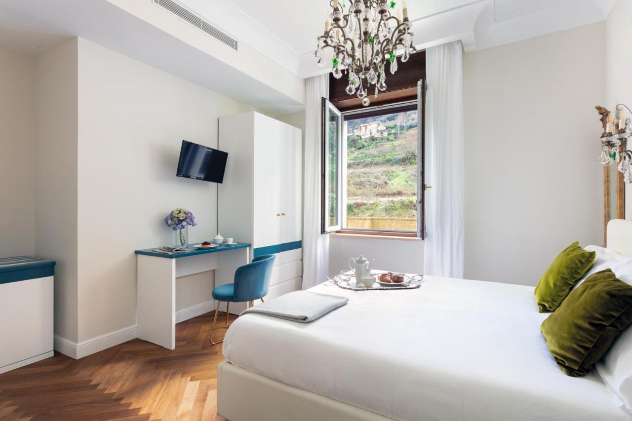 Experience Boutique Hotel - Villa Cimmino カステッランマーレ・ディ・スタービア エクステリア 写真